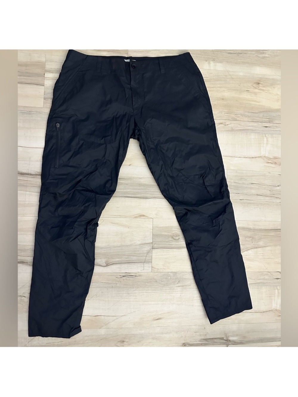 Theory Mens Black Technical Nylon Cargo Track Pants Size 36 Zipper Pockets EUC